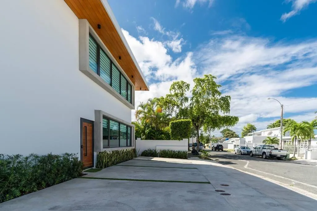 Emerald Haus 12Bd 6Bath Sleeps 26 People San Juan 0*,  Puerto Rico