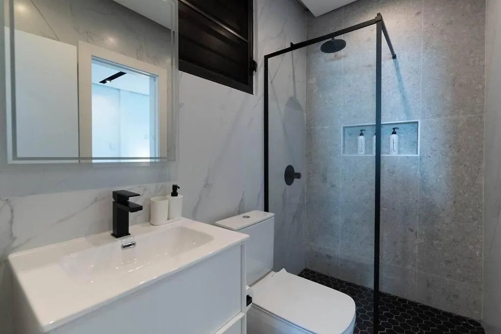 Emerald Haus 12Bd 6Bath Sleeps 26 People San Juan Apartment
